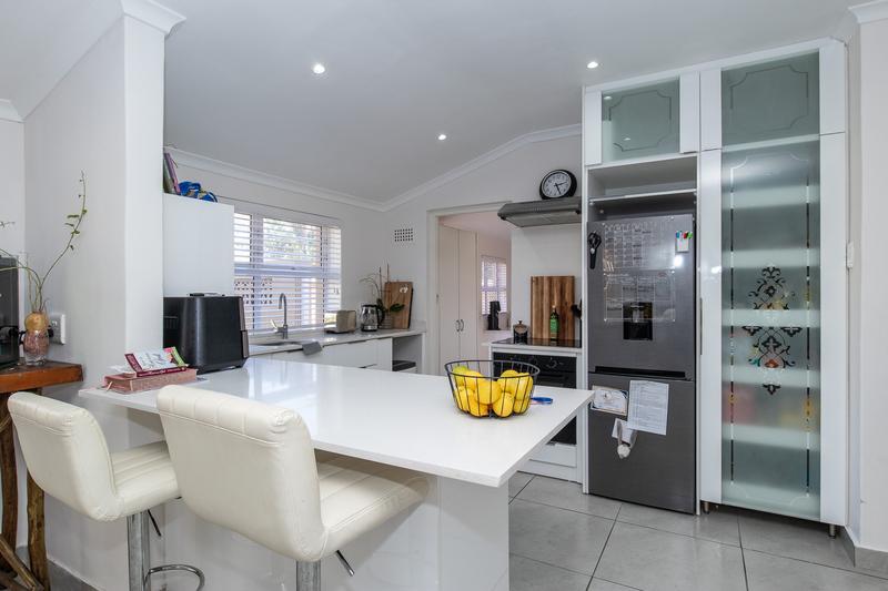 To Let 5 Bedroom Property for Rent in Kirstenhof Western Cape